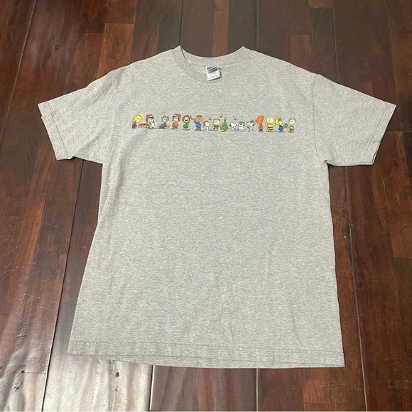 Peanuts Tops - PEANUTS Charlie Brown Snoopy & Gang Christmas T-Shirt Adult Size Large
